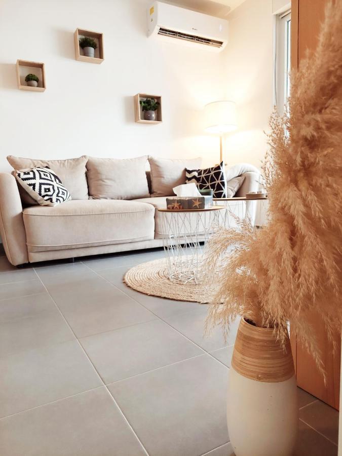 Newhome Nicole Premantura Exteriör bild