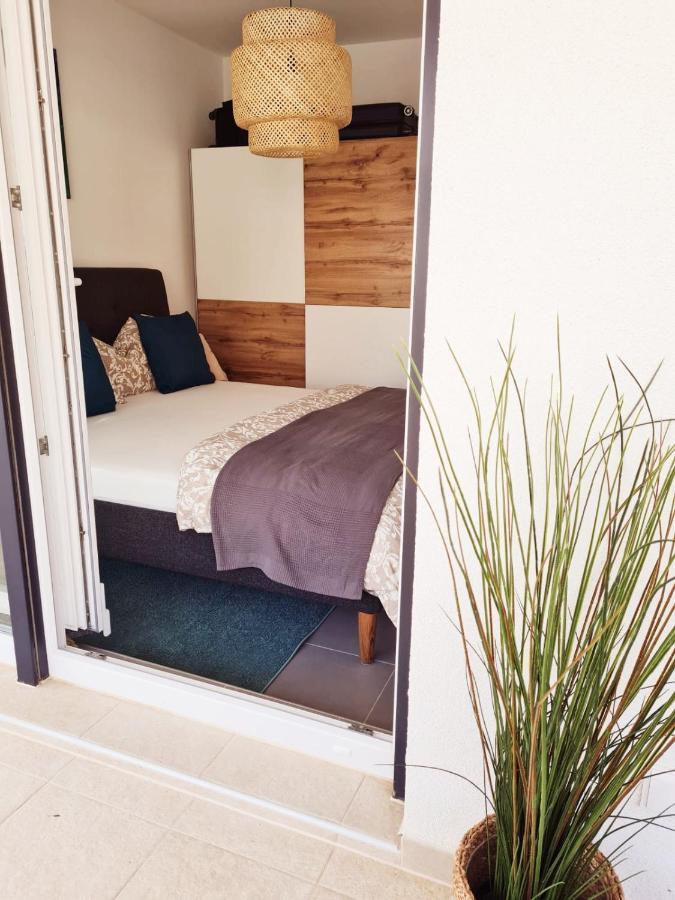Newhome Nicole Premantura Exteriör bild