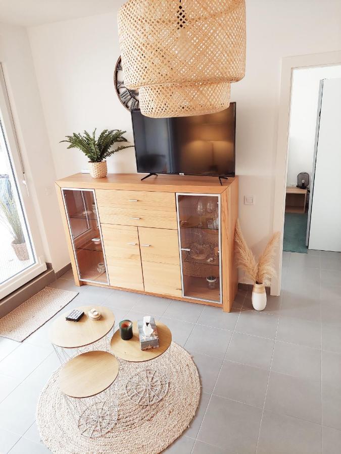 Newhome Nicole Premantura Exteriör bild