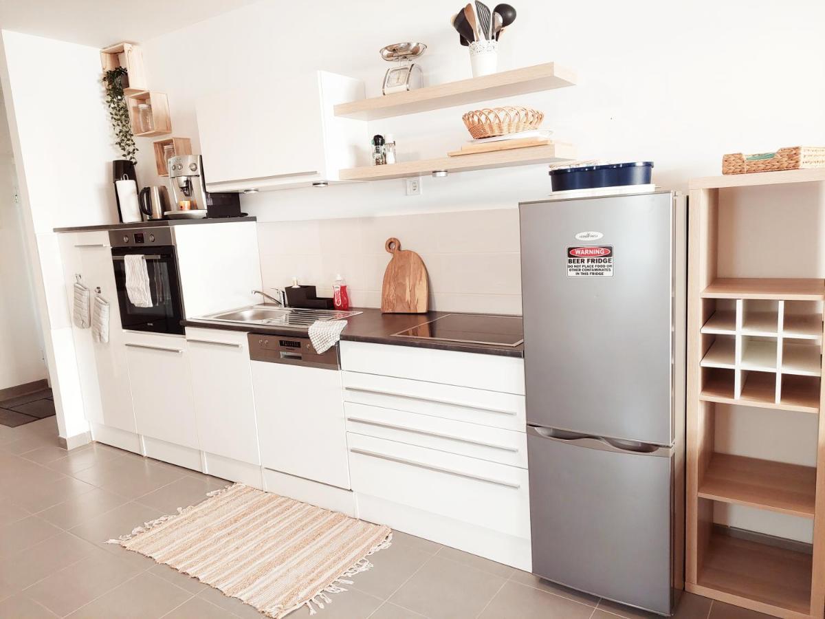 Newhome Nicole Premantura Exteriör bild